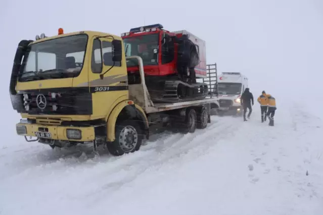 Ulaşıma kapanan köydeki 92 yaşındaki yaşlı adam için seferber oldular