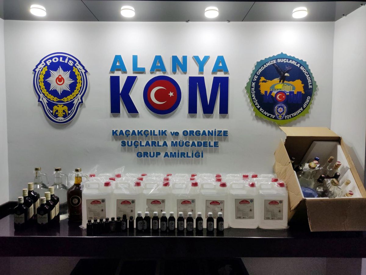 Alanya\'da sahte içki üretimi operasyonunda bir kişi yakalandı