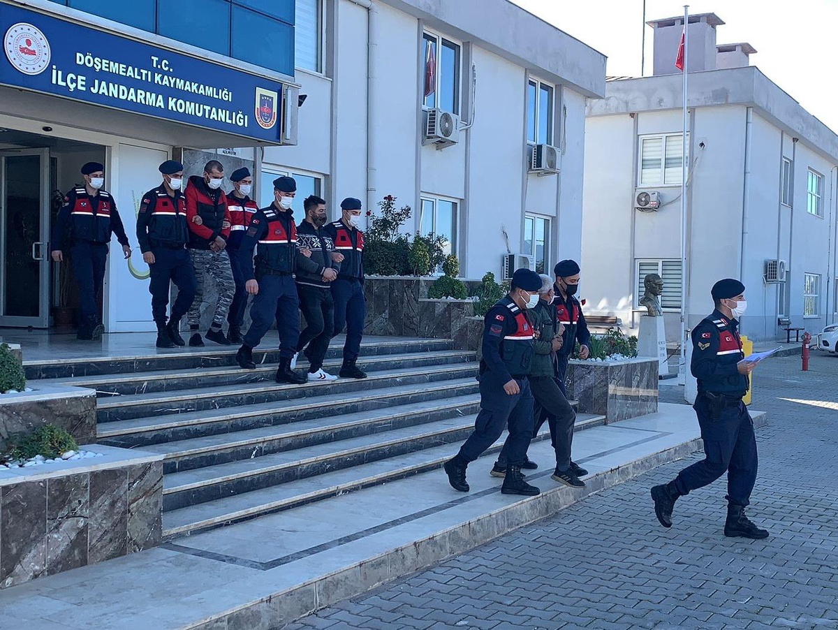Antalya\'da aranan firari 2 hükümlü yakalandı