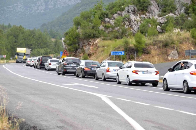 Antalya'da trafiğe kayıtlı araç sayısı 1 milyon 215 bin 731 oldu