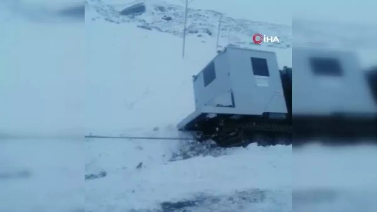 Arıza ihbarına giderken mahsur kalan ekip kurtarıldı