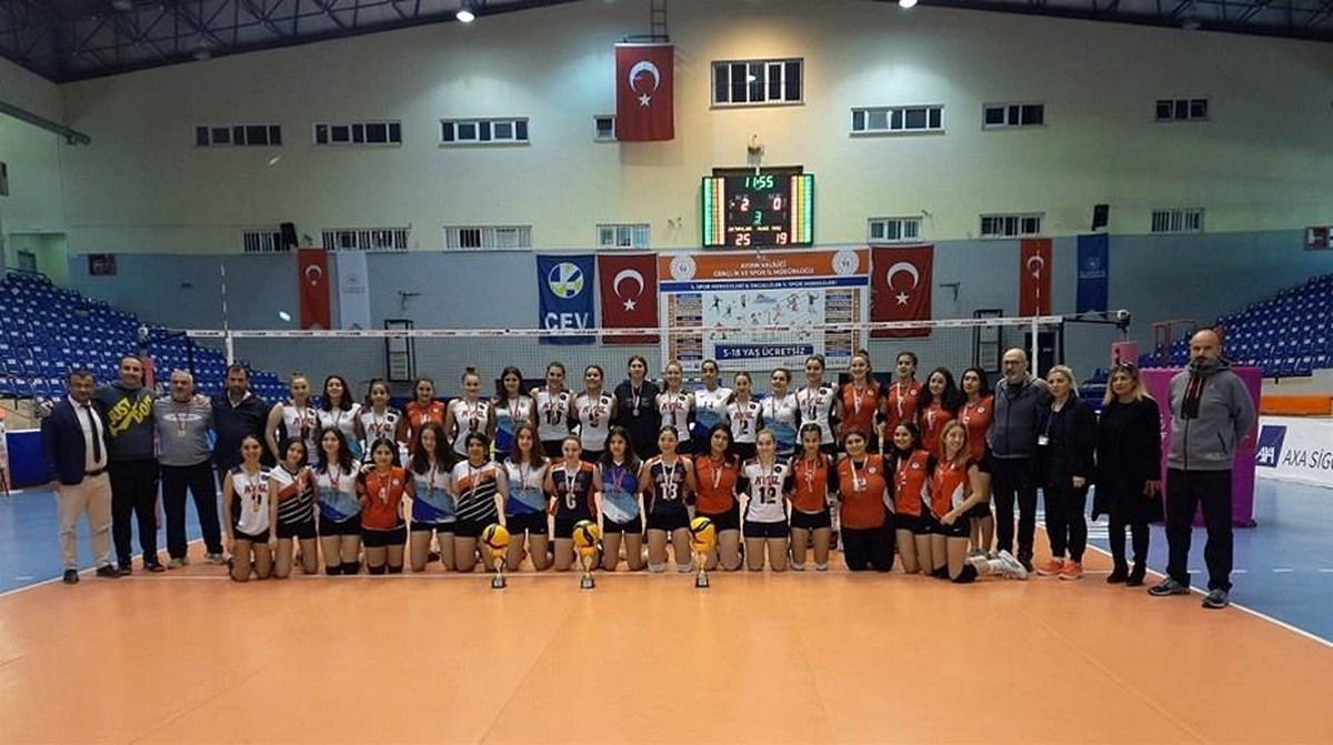 Aydın\'da okul sporlarında voleybol heyecanı tamamlandı