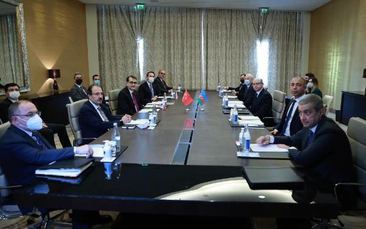 Son dakika haber: Bakan Dönmez, Azerbaycanlı mevkidaşı Şahbazov ile görüştü