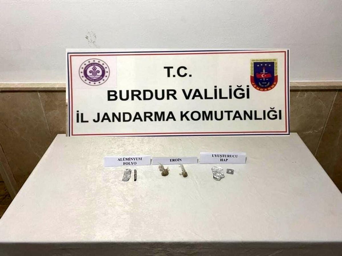 Burdur\'a uyuşturucu getiren iki şüpheli yakalandı