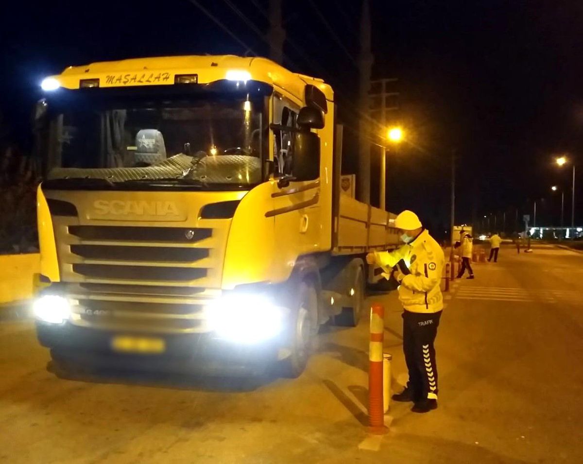 Burdur\'da trafik denetimlerinde 6 sürücüye ceza uygulandı