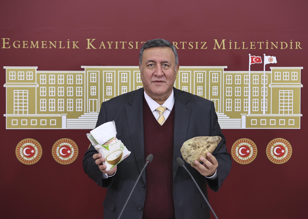 CHP\'li Gürer: "Bakanlık, 2022-2023 üretim yılı şeker pancarı taban fiyatını şimdiden açıklasın"