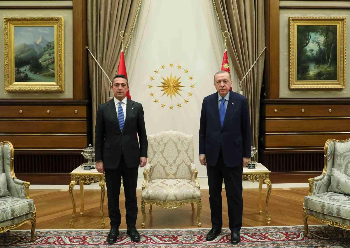 Cumhurbaşkanı Erdoğan Fenerbahçe Spor Kulübü Başkanı Koç\'u kabul etti