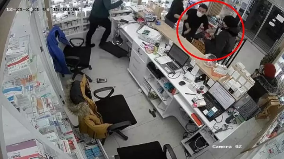 Eczane çalışanlarına saldırı! O anları güvenlik kamerası saniye saniye kaydetti