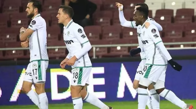 Hatay'da kırmızı kartların havada uçuştuğu maçta gülen taraf Konyaspor oldu