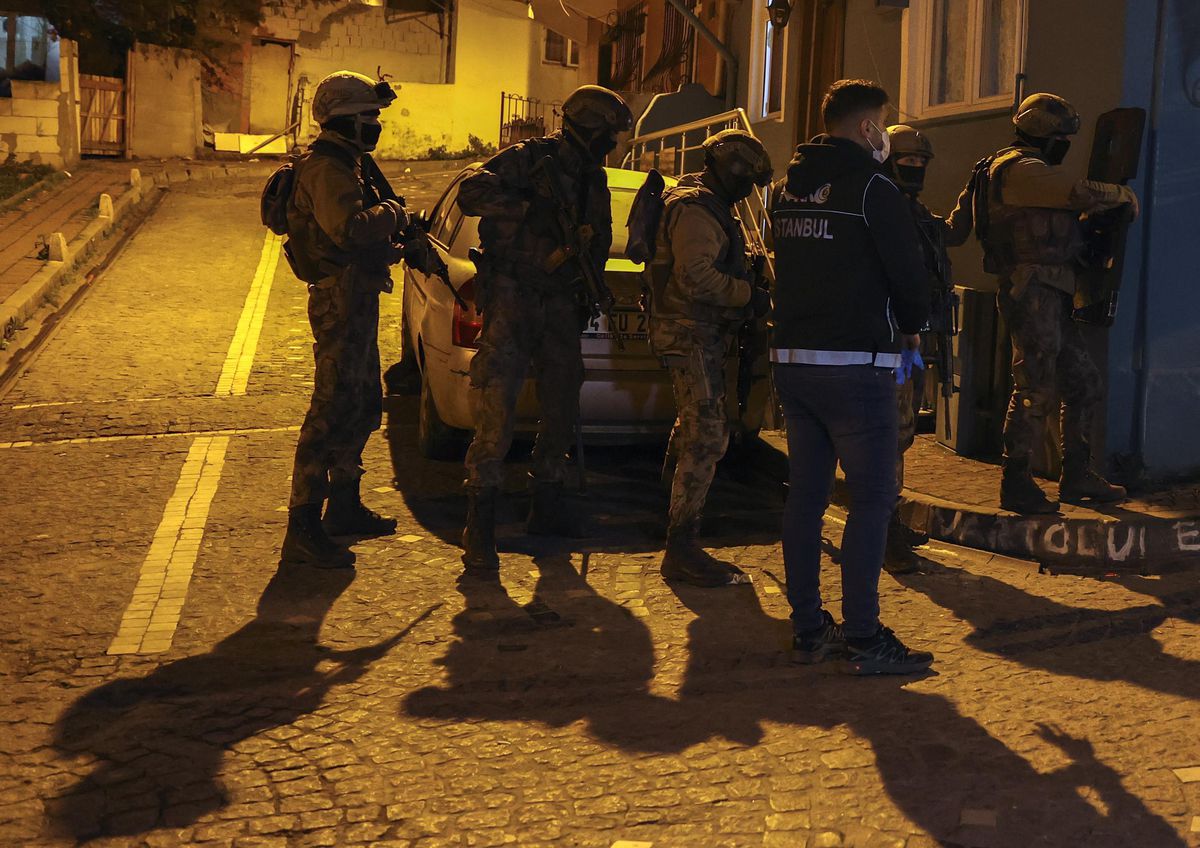 İstanbul\'da uyuşturucu operasyonunda 23 şüpheli yakalandı