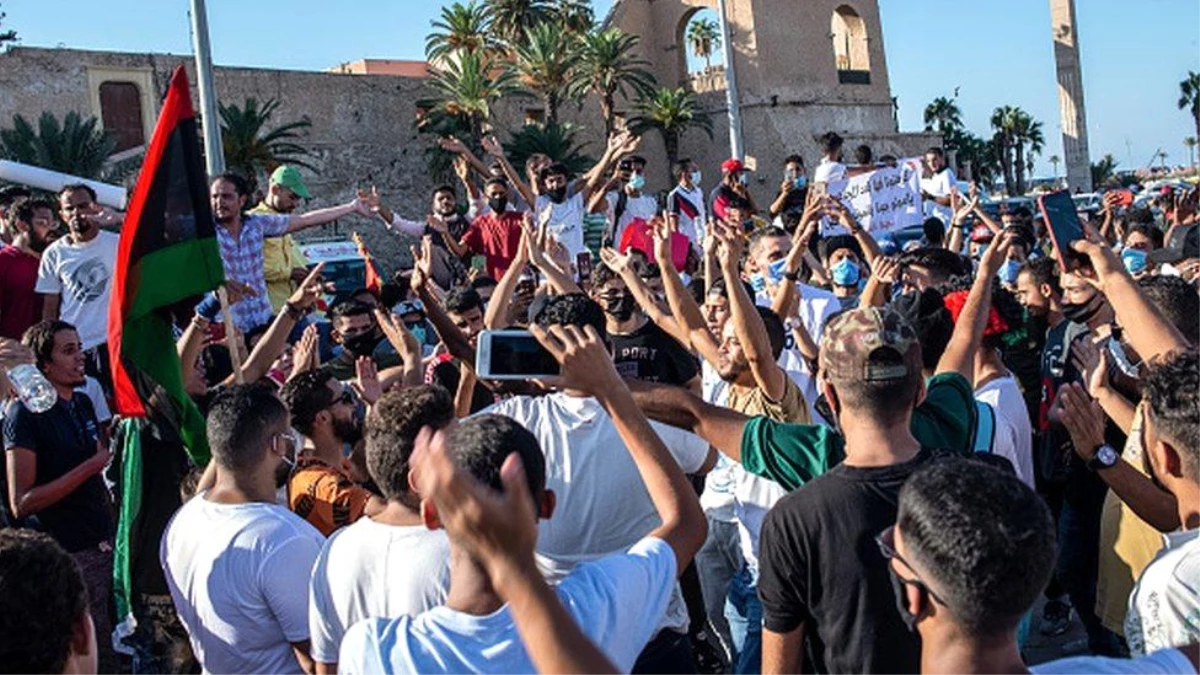 Libya\'da planlanan seçimler resmen ertelendi