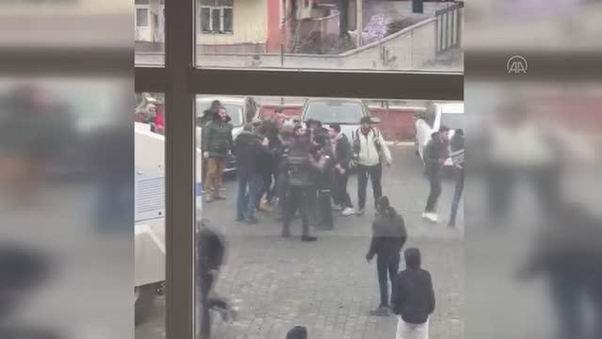 Kağızman Gençlerbirliğispor ile Doğubayazıt Belediyespor maçında kavga çıktı! Bir kulüp yöneticisi yaralandı