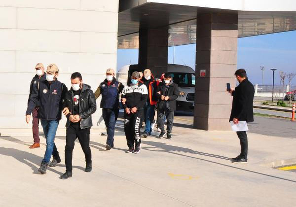 Son dakika haberi... Manisa\'da terör operasyonları: 9 gözaltı