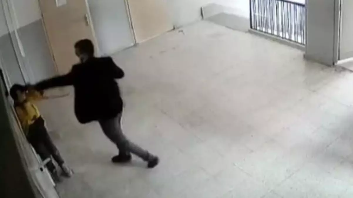 Öğrencisini yumruklayıp boğazını sıkan öğretmen 1 gün gözaltında kaldıktan sonra serbest bırakıldı