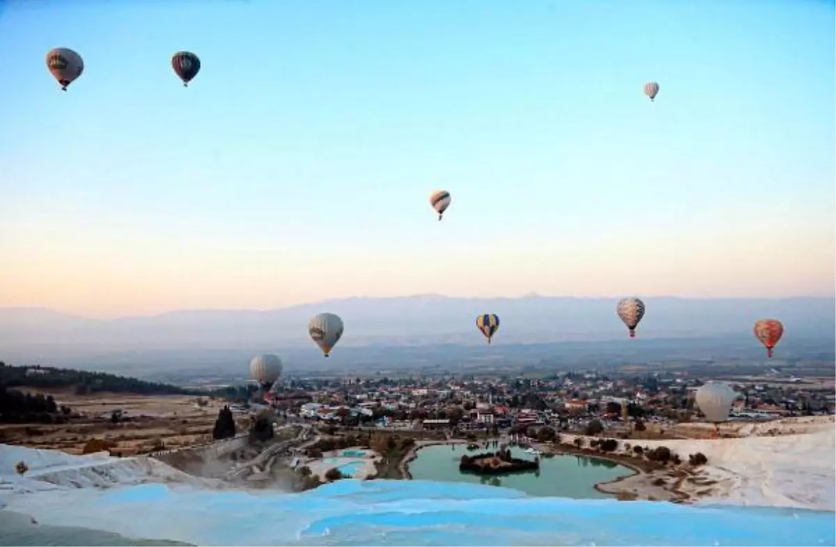 PAMUKKALE\'DE YILBAŞI YOĞUNLUĞU