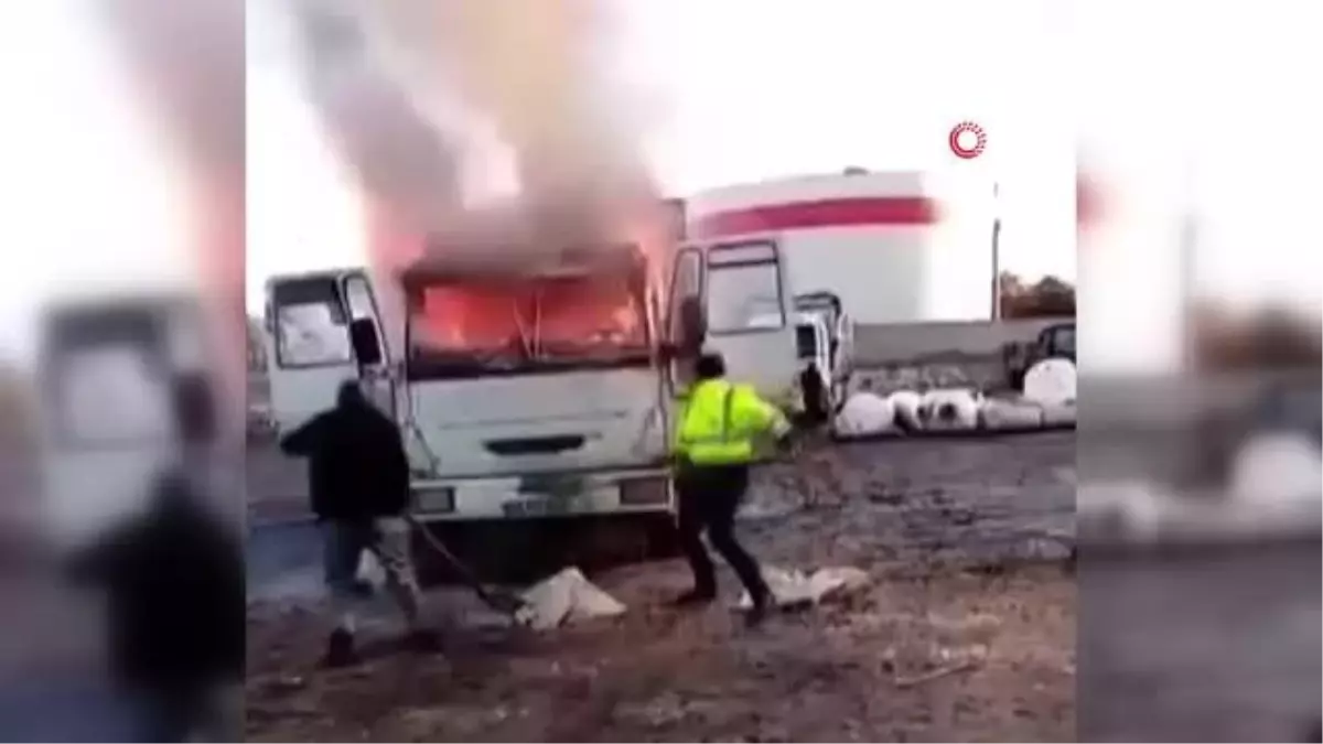 Park halinde kamyon aleve alev yandı