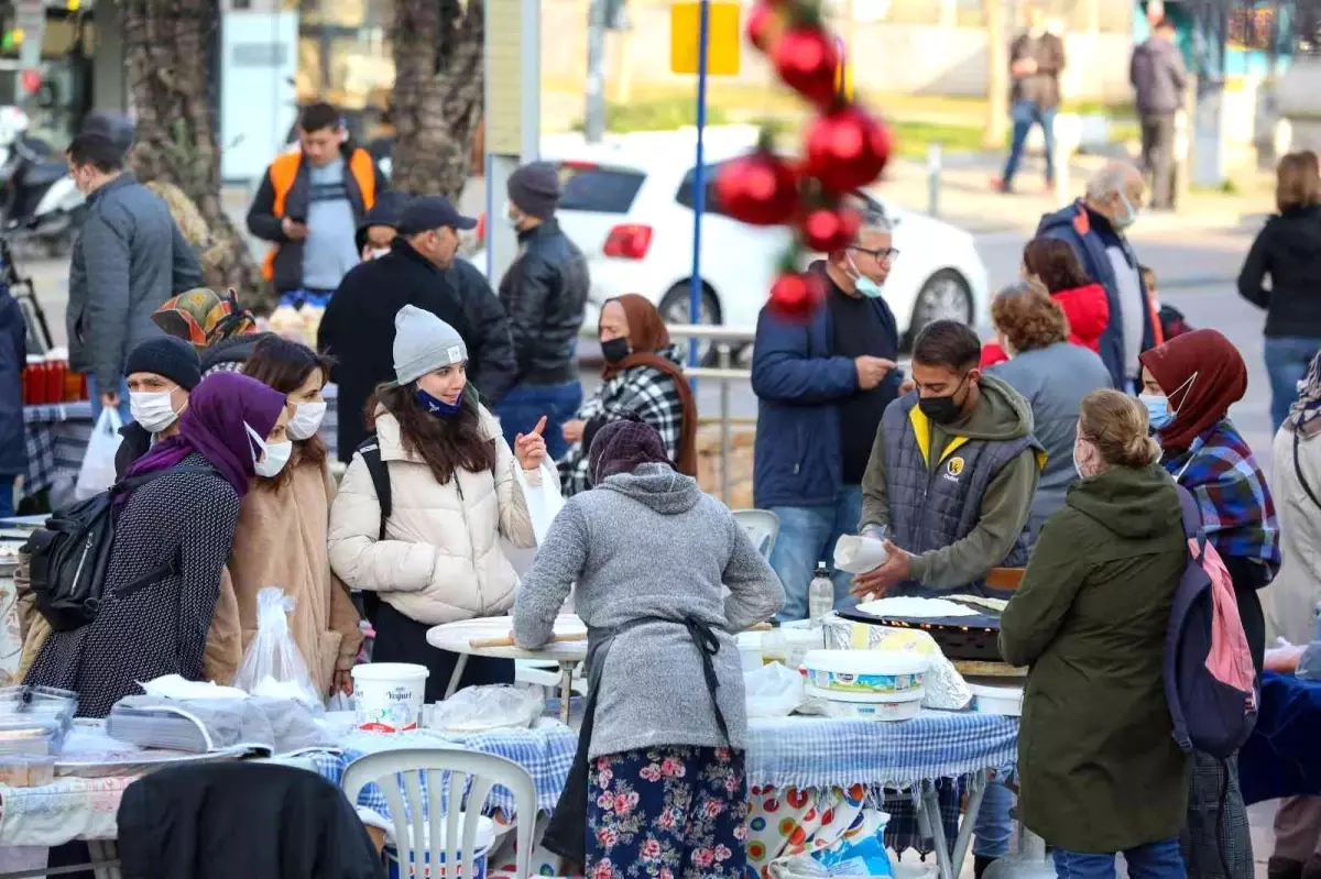 Sosyal medya fenomenleri Buca\'nın Üretici Pazarını keşfetti