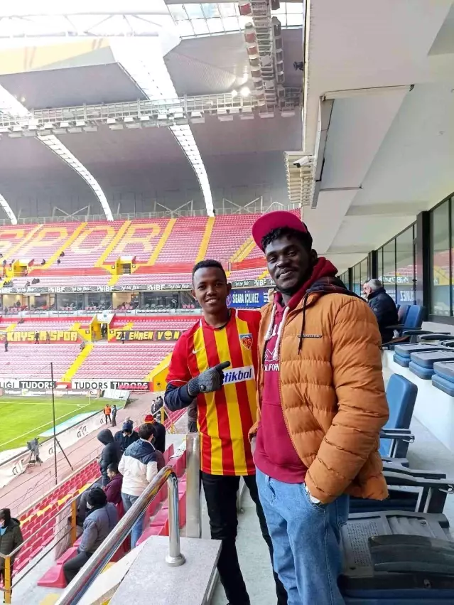 Sudanlı öğrencilerden Kayserispor'a destek