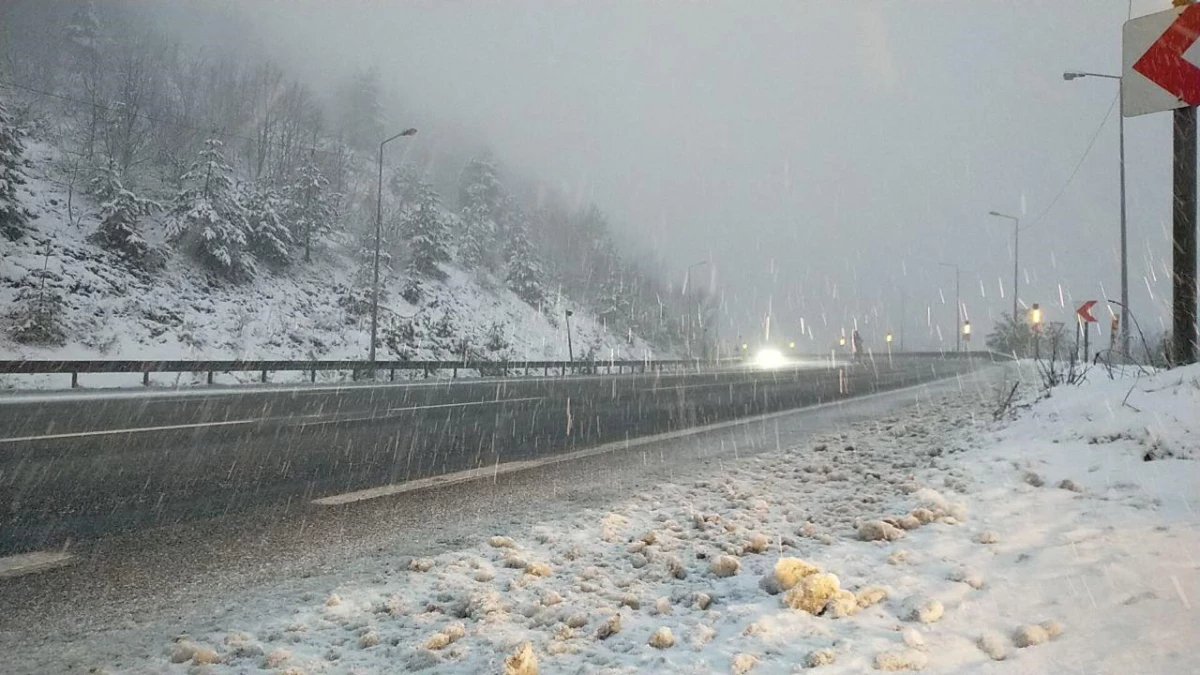 Tire\'deki Necip Paşa Kütüphanesi iki asırdır kitapseverleri ağırlıyor