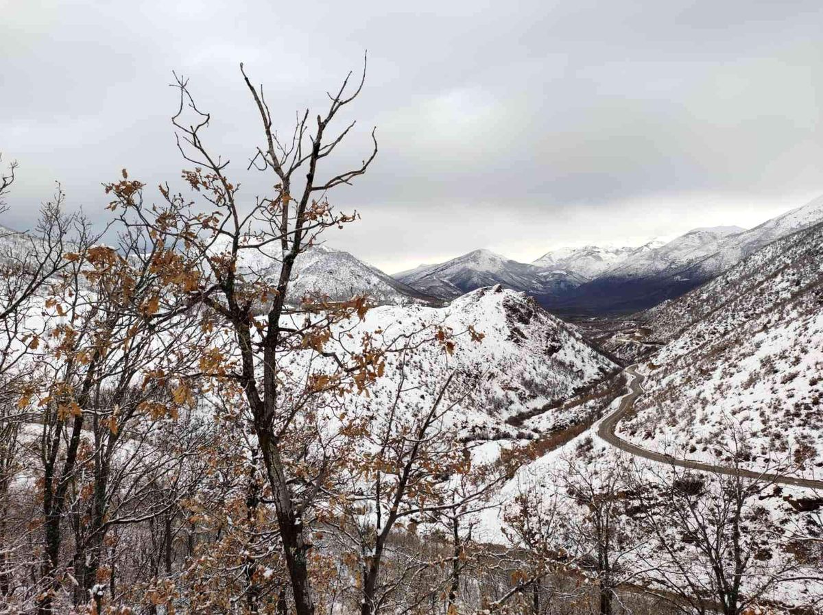 Tunceli\'de kapalı bulunan 41 köy yolunun ulaşıma açılma çalışmaları sürüyor