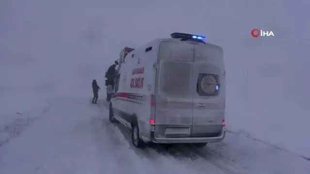 Ulaşıma kapanan köydeki 92 yaşındaki yaşlı adam için seferber oldular