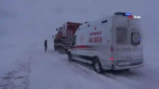 Ulaşıma kapanan köydeki 92 yaşındaki yaşlı adam için seferber oldular