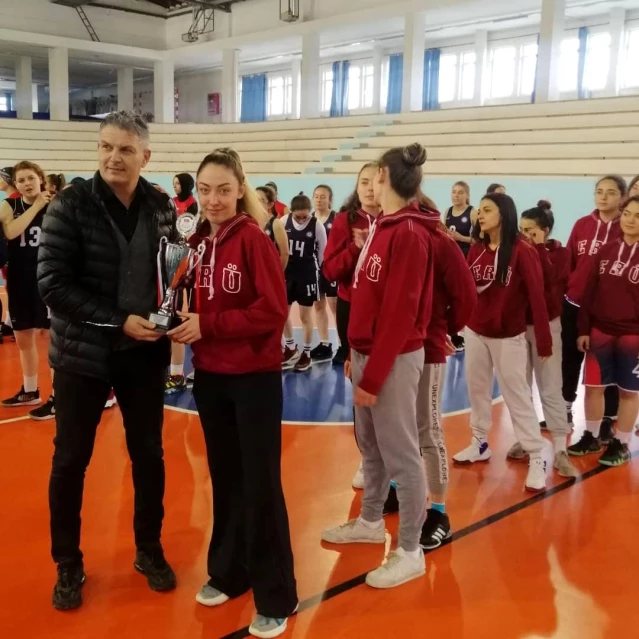 Üniversiteler Basketbol Kadınlar 2. Lig maçlarında Hacı Bektaş Veli Üniversitesi şampiyon oldu