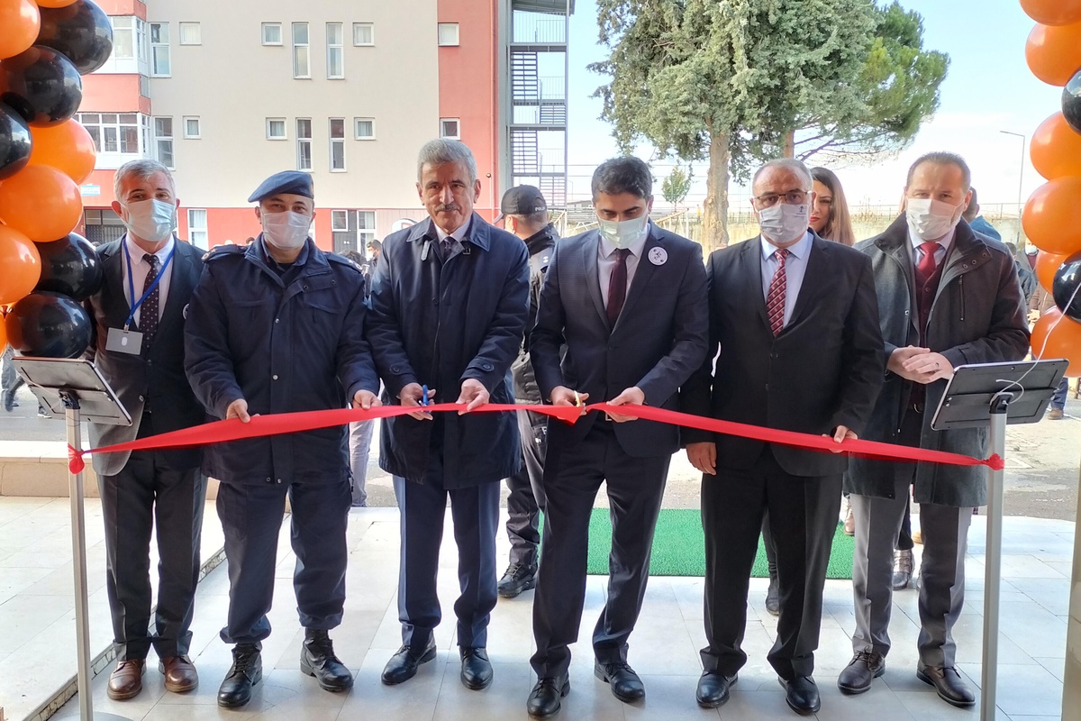 Vezirköprü\'de ortaokul öğrencileri, TÜBİTAK projelerini sergiledi