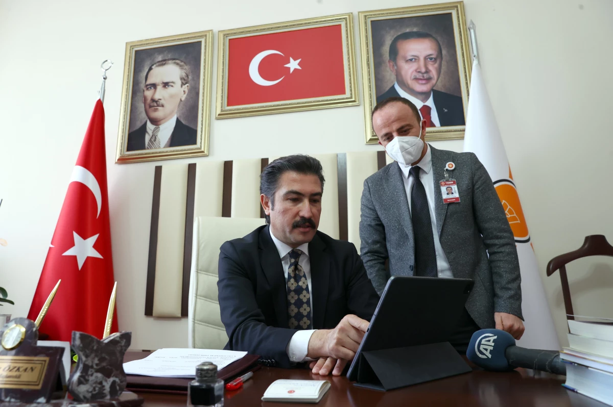 AK Parti Grup Başkanvekili Özkan, AA\'nın "Yılın Fotoğrafları" oylamasına katıldı