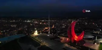 Balıkesır'in hilali gece görüntülendi