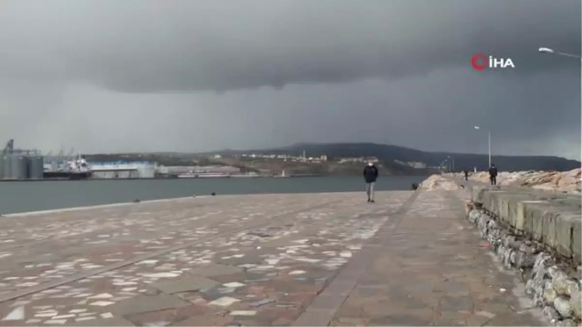 Bandırmalı vatandaşlar güne kapalı bir hava ile uyandı