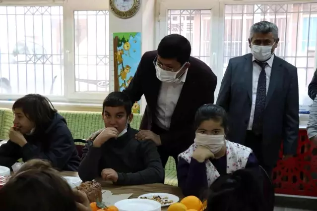 Başkan Özcan özel öğrencilerle Yerli Malı Haftası'nı kutladı