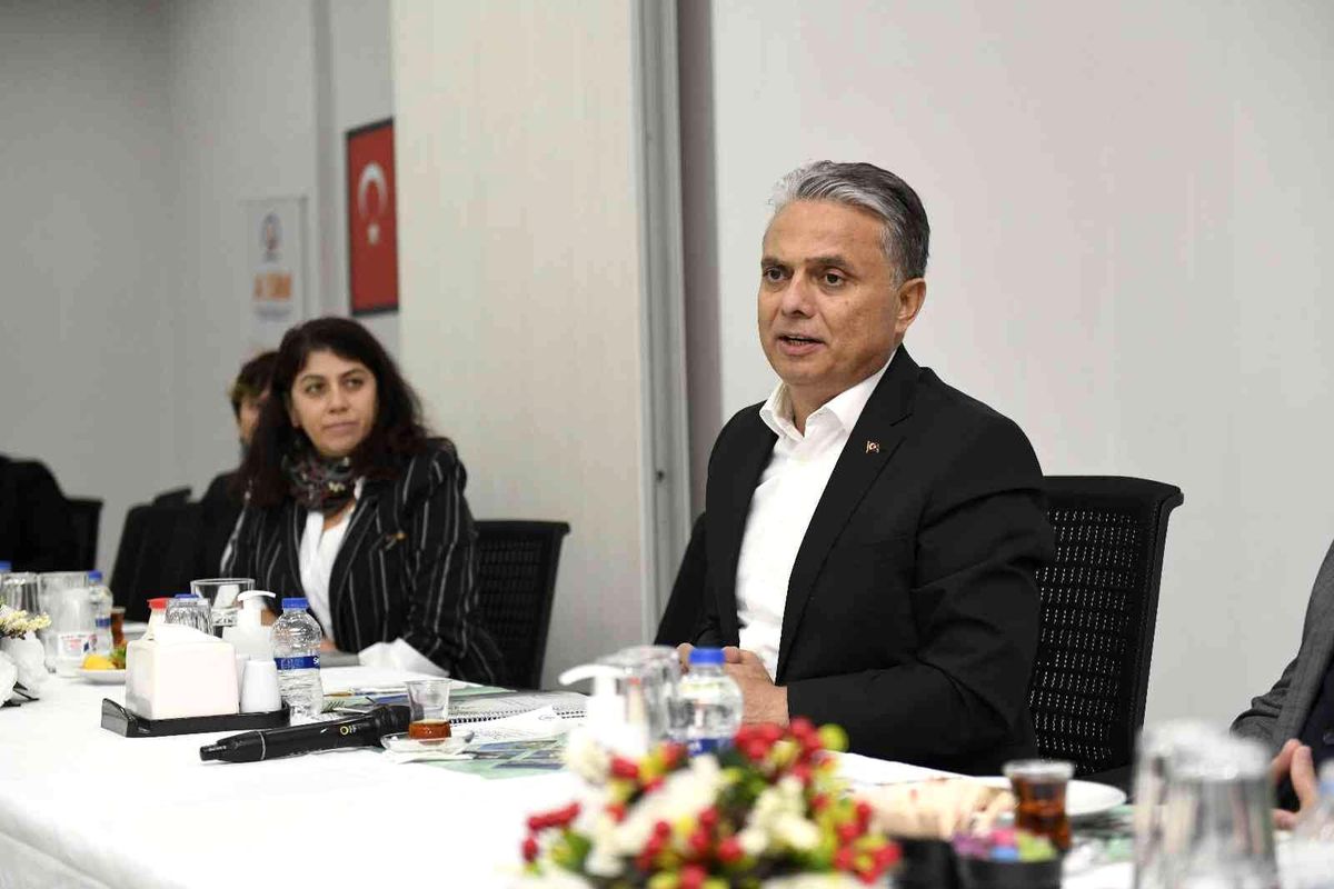 Başkan Uysal: "ASSİM, Antalya\'nın turizm alanındaki düşünce kuruluşu olabilir"
