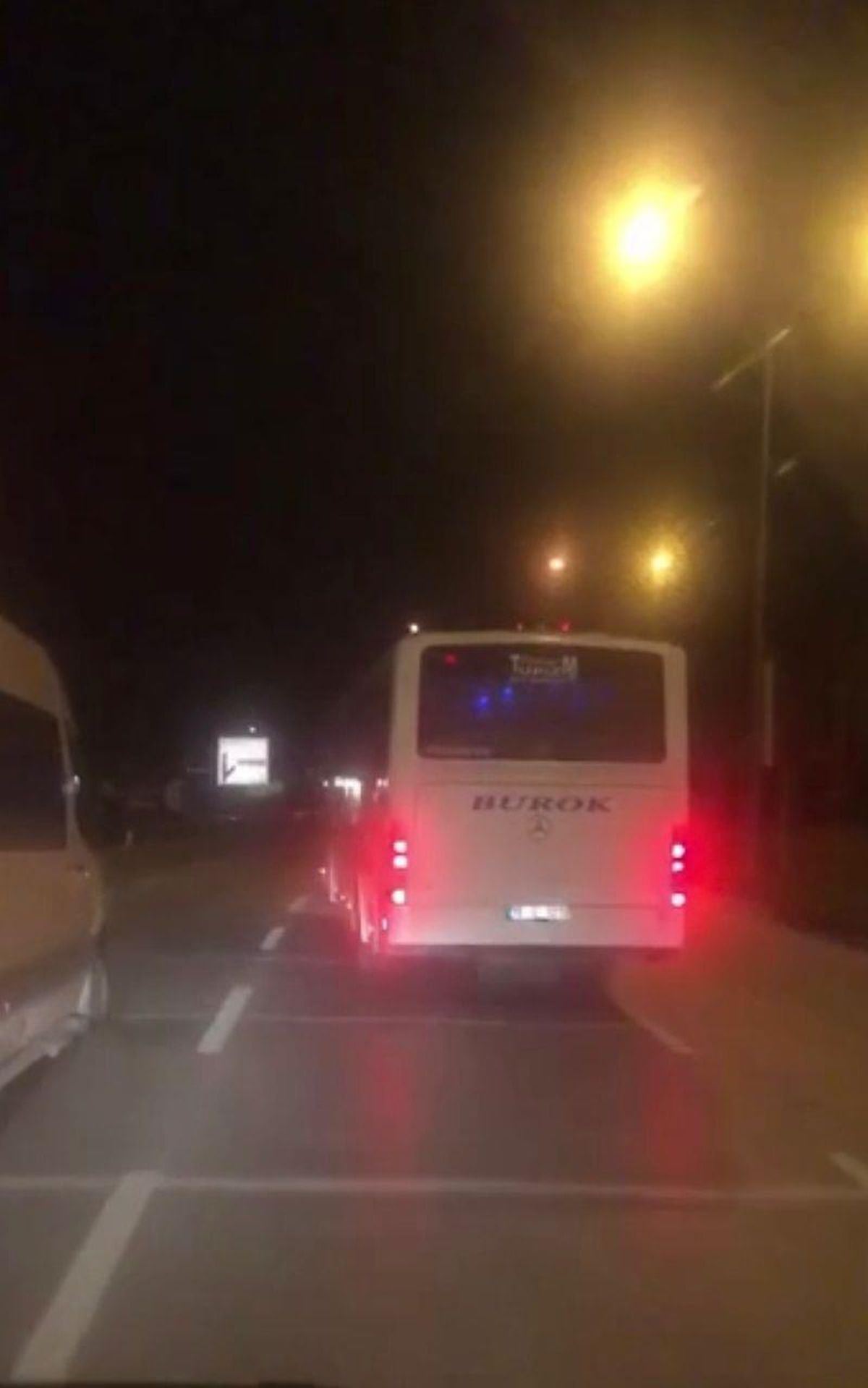 Bursa\'da yan yan giden otobüs görenleri şaşkına çevirdi