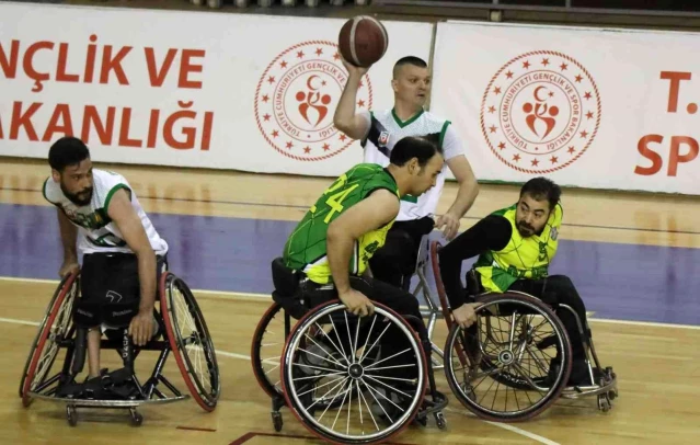 Büyükşehir tekerlekli sandalye basketbolda galibiyet sevinci