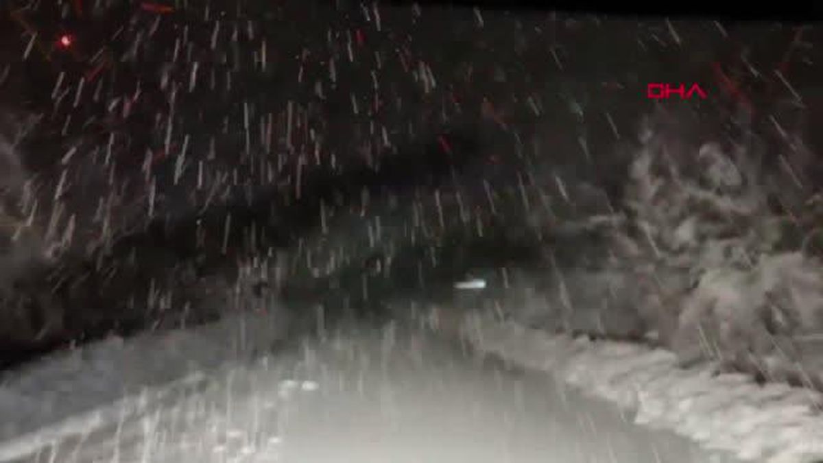 ÇIĞ DÜŞEN YOLDA MAHSUR KALAN GSM OPERATÖRÜ GÖREVLİSİ 3 KİŞİ KURTARILDI