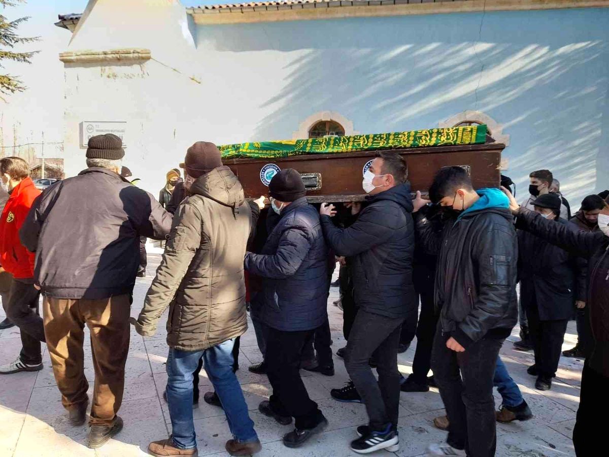 Donarak ölen çiftçi son yolculuğuna uğurlandı
