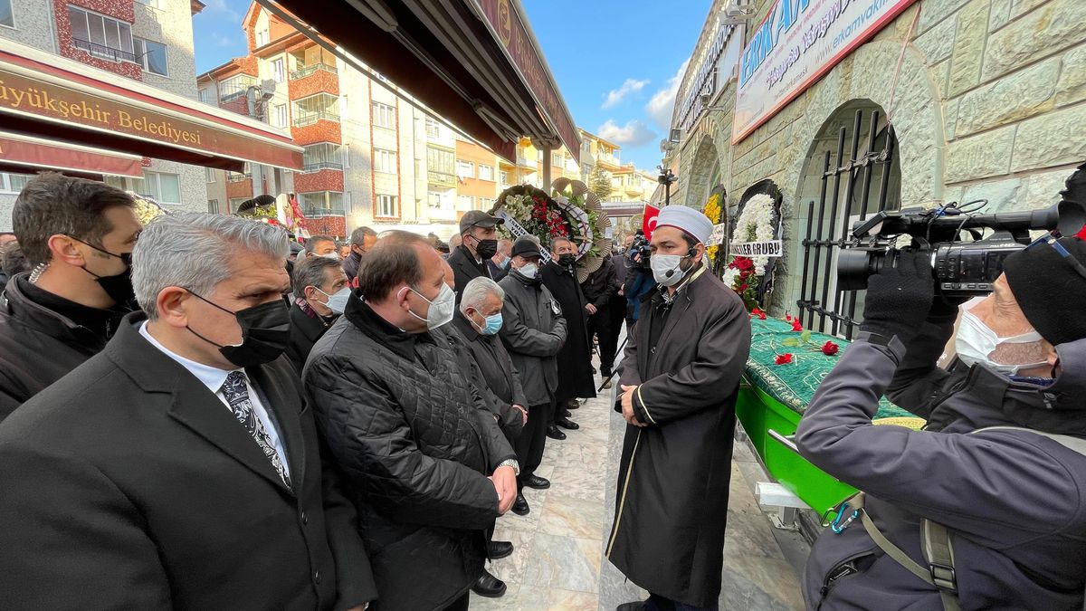 Eskişehir\'de hayatını kaybeden iş insanı Barış Özaydemir son yolculuğuna uğurlandı