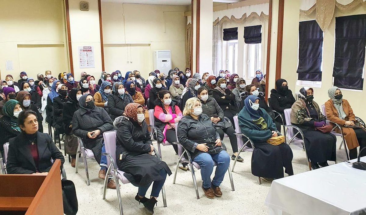 Gölbaşı\'nda uyuşturucuyla mücadele kapsamında annelere seminer verildi