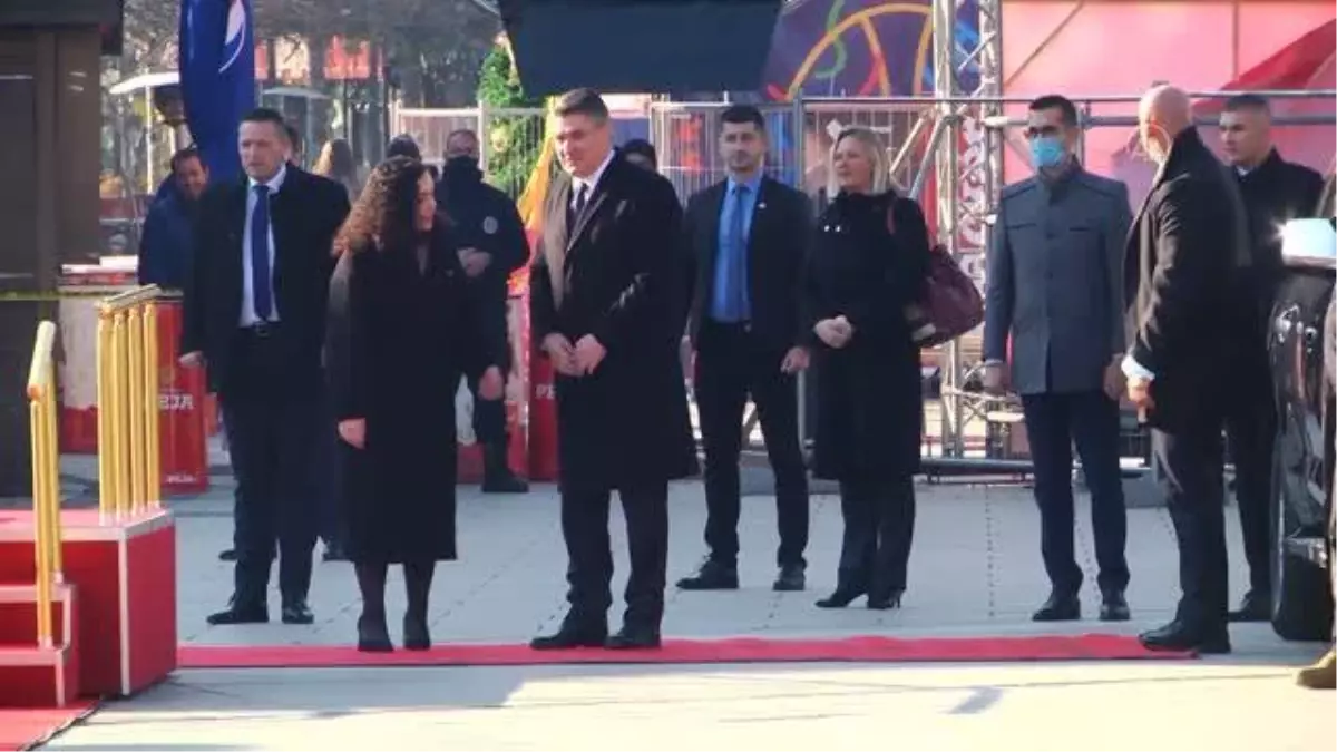 Hırvatistan Cumhurbaşkanı Zoran Milanovic, Kosova'da