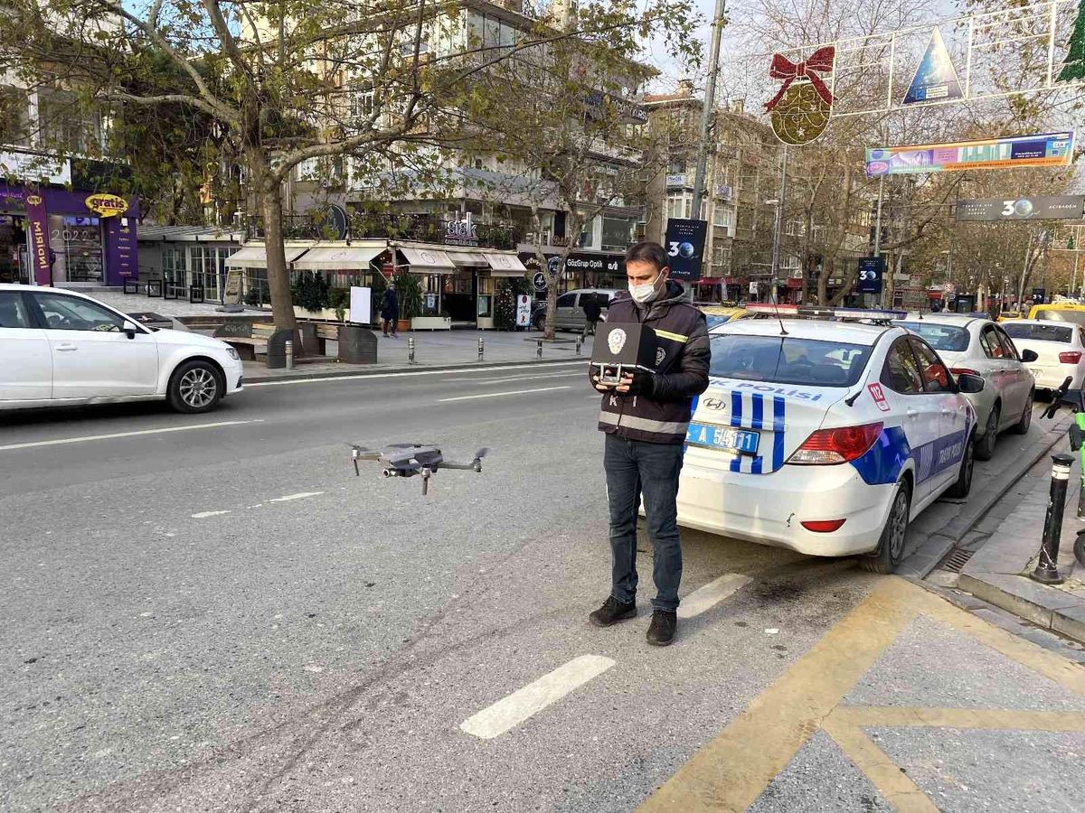 Kadıköy\'de drone destekli emniyet kemeri uygulamasından kaçamadılar
