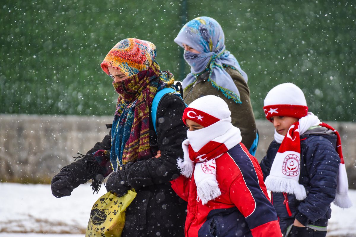Kars\'ta etkili olan kar hayatı olumsuz etkiledi