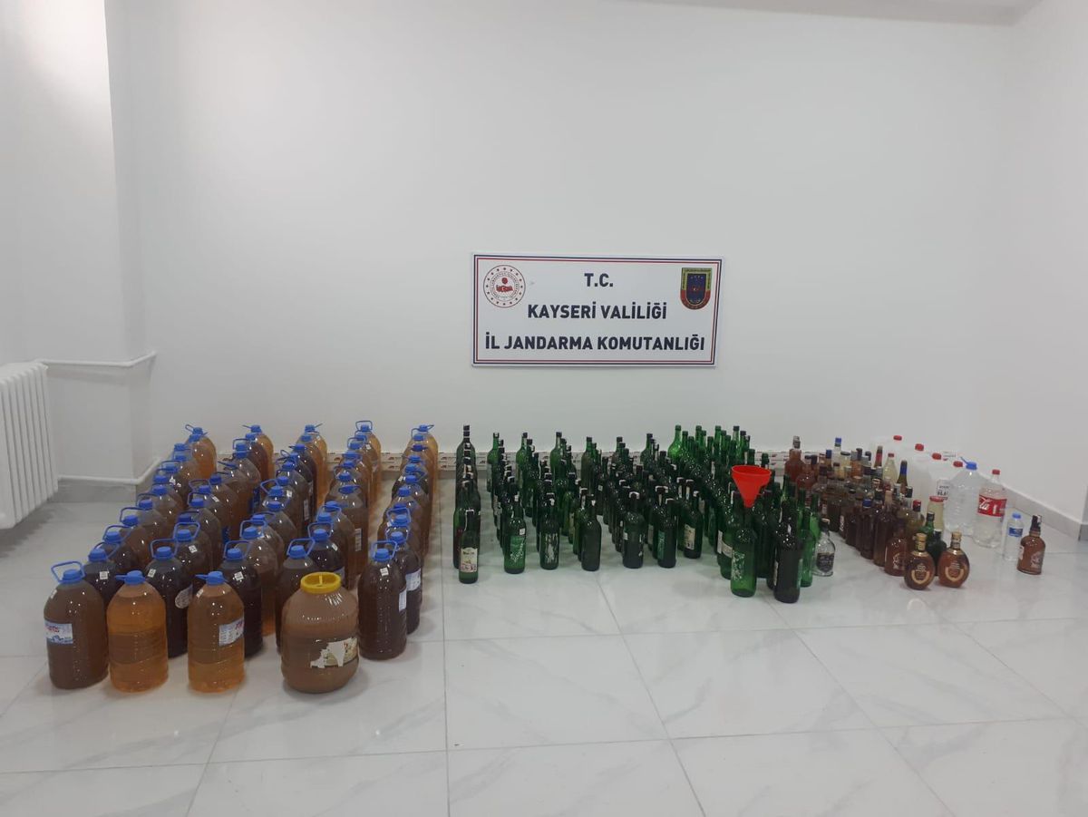 Kayseri\'de sahte içki operasyonunda 2 zanlı yakalandı