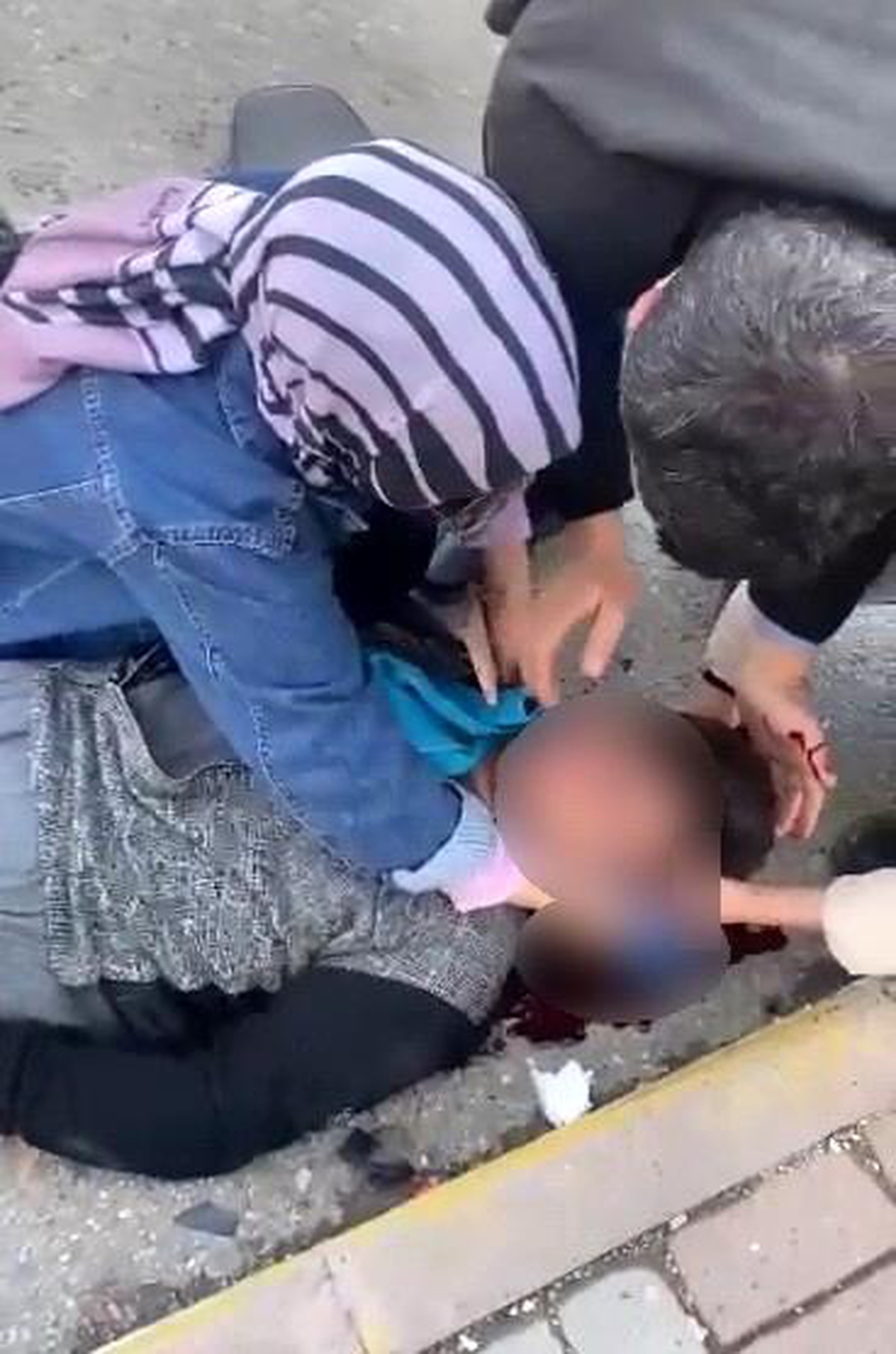 Motosiklet ile otomobil çarpıştı: 1 ağır