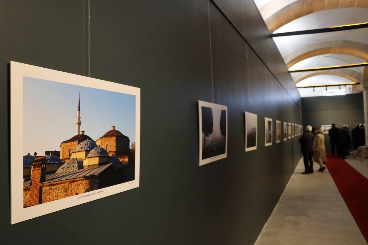 Osmanlı mirası kültür merkezinde Balkanlar\'da çekilen fotoğraflar sergileniyor