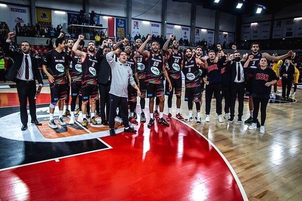 Pınar Karşıyaka, Avrupa\'ya "devam" dedi