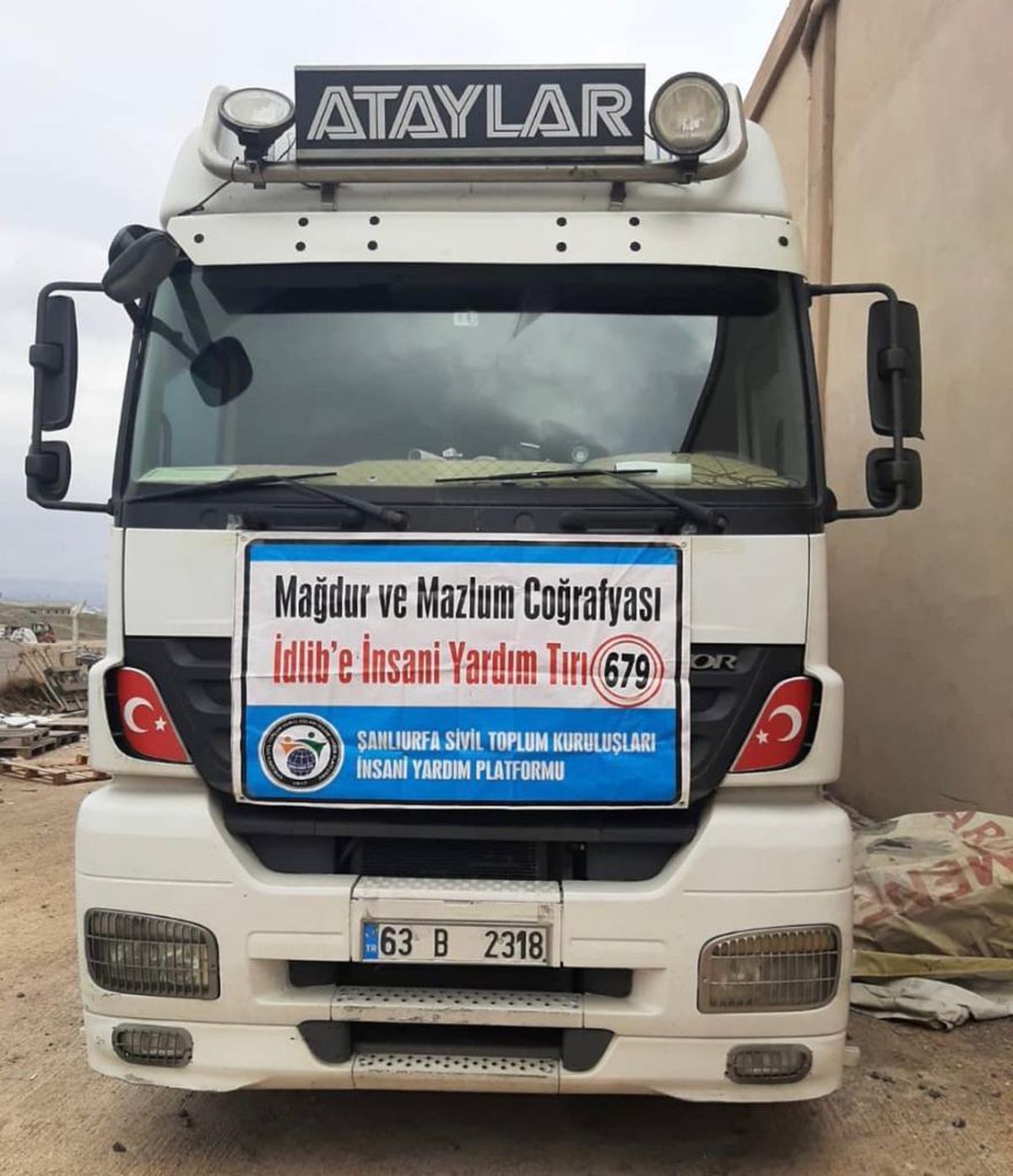 Şanlıurfa\'dan İdlib\'e insani yardım tırı gönderildi