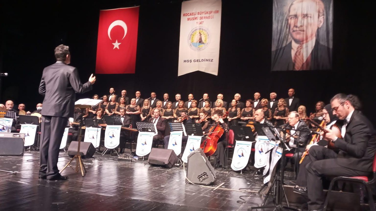 SDKM Büyük Sahnedeki konsere musıkiseverler ilgi gösterdi