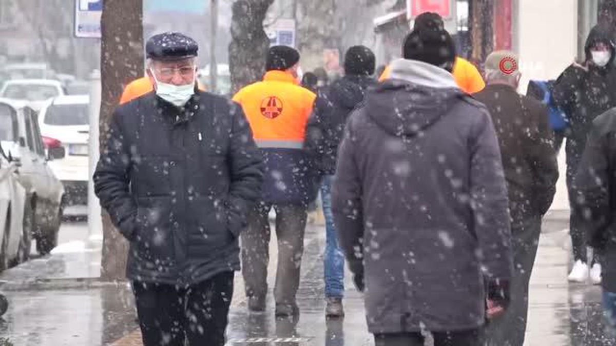 Tokat'ta kar yağışı vatandaşları sevindirdi