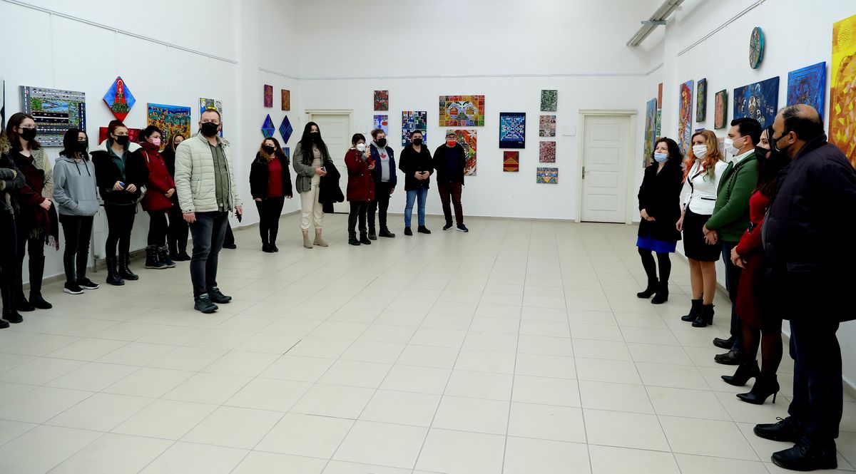 Trakya Üniversitesinde "Maskeler, Meskenler, Kilimler" resim sergisi açıldı